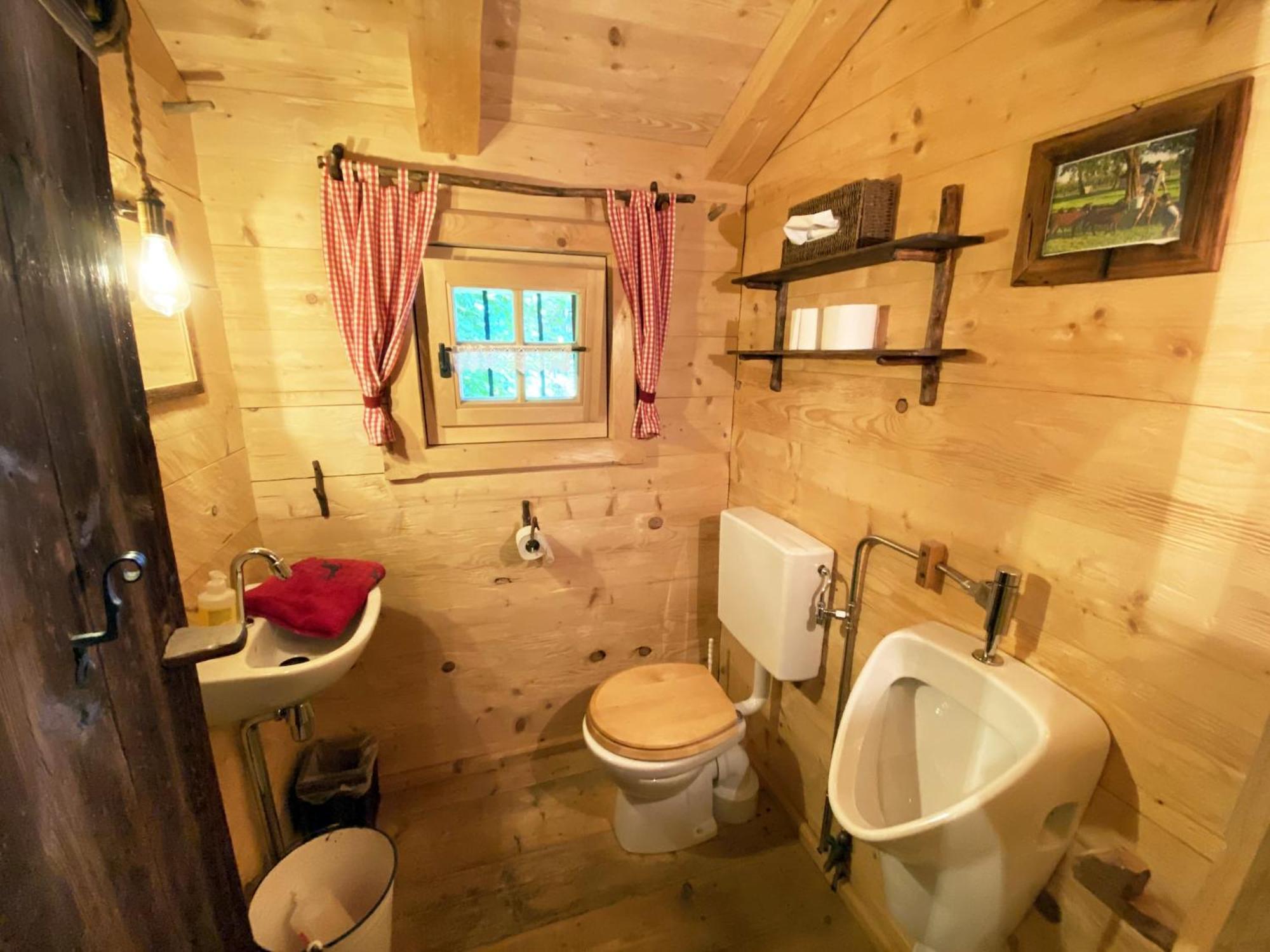 Eco Friendly Chalet Near The Lake In Asten Tittmoning Екстериор снимка